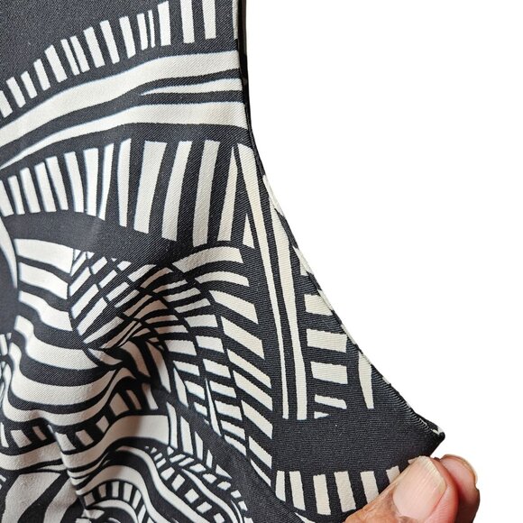 Scarlett Geometric Black & White Pattern Sleeveless Dress Size 14 - Picture 5 of 6